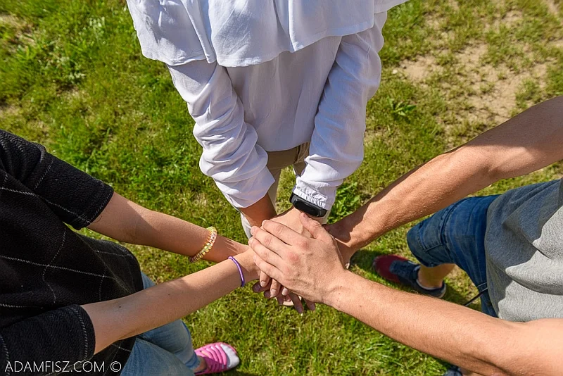 Fundacja ERBUD zajmuje się pomocą wchodzącym w dorosłość wychowankom domów dziecka i osobom opuszczającym pieczę zastępczą.
