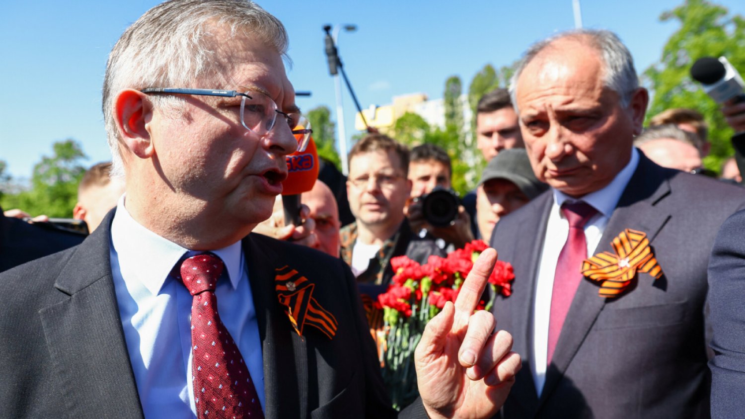 Rosja grozi Polsce za "rusofobię". Ambasador Rosji nie mógł złożyć kwiatów