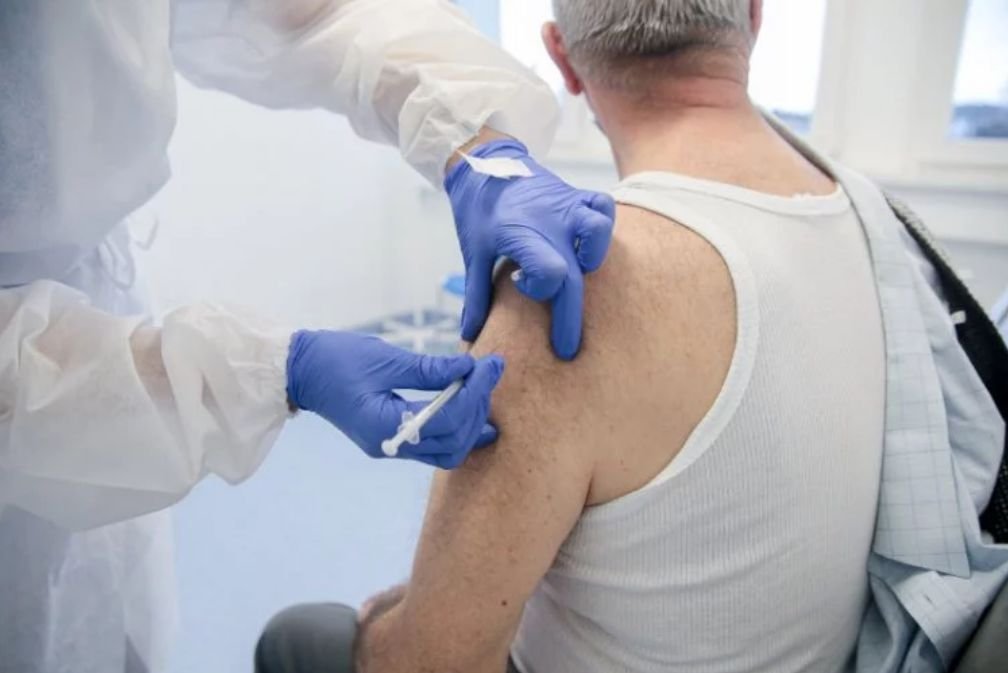 Rzecznik Komisji Europejskiej Eric Mamer odradza podróże do Rosji w celu zaszczepienia się preparatem Sputnik V.