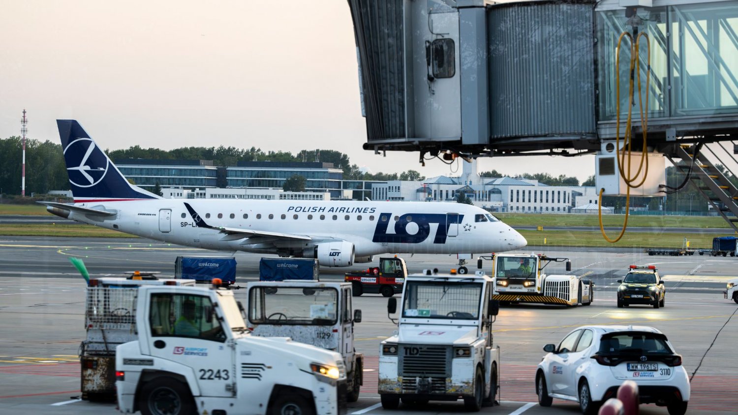 LOT rośnie w siłę. 15 nowych tras, ale na horyzoncie widać droższe bilety