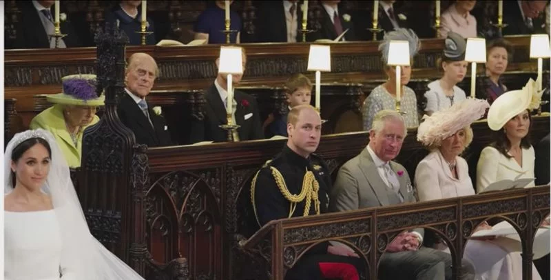 Wolne miejsce obok księcia Williama ułatwiło królowej Elżbiecie II oglądanie ceremonii.