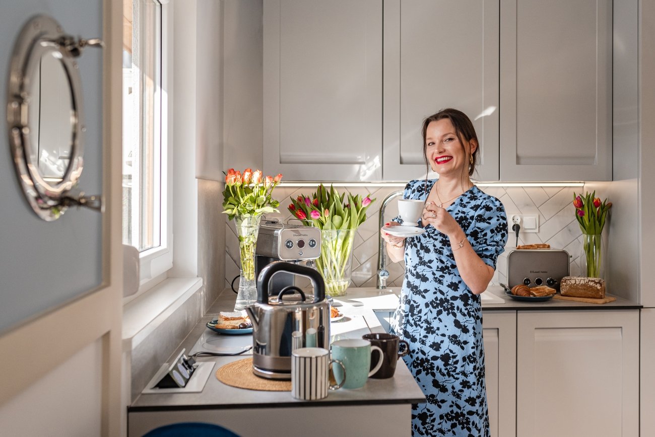 Do 30 września 2023 nowoczesne i stylowe czajniki elektryczne brytyjskiej marki Russell Hobbs można zakupić w ramach promocji "CASHBACK 50 ZŁ", dzięki której można odebrać z bankomatu 50 zł w gotówce.