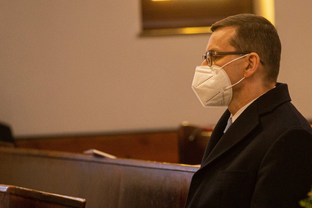 Premier Mateusz Morawiecki przekazał, że zapadła decyzja ws. zwiększenia limitów wiernych w kościołach.