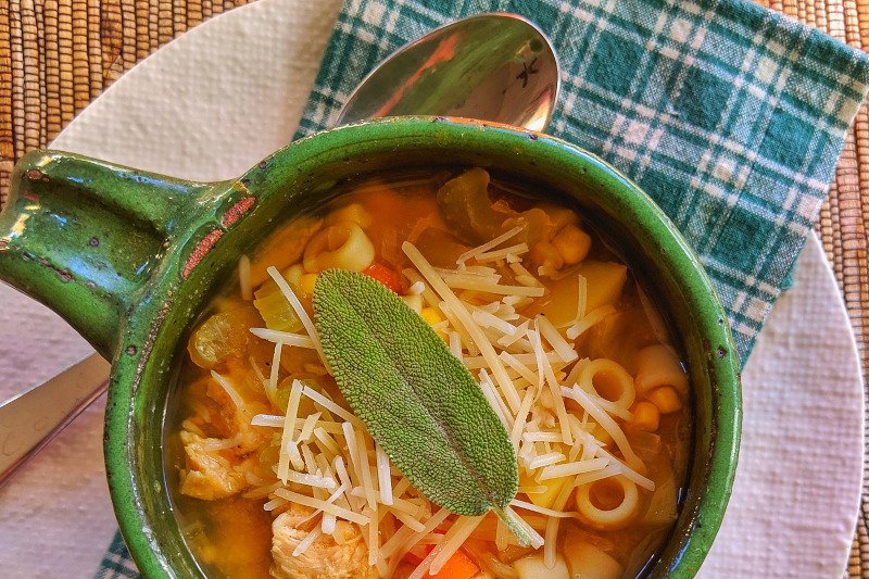Ten rosół z przepisu Magdy Gessler zawsze wychodzi fenomenalny.