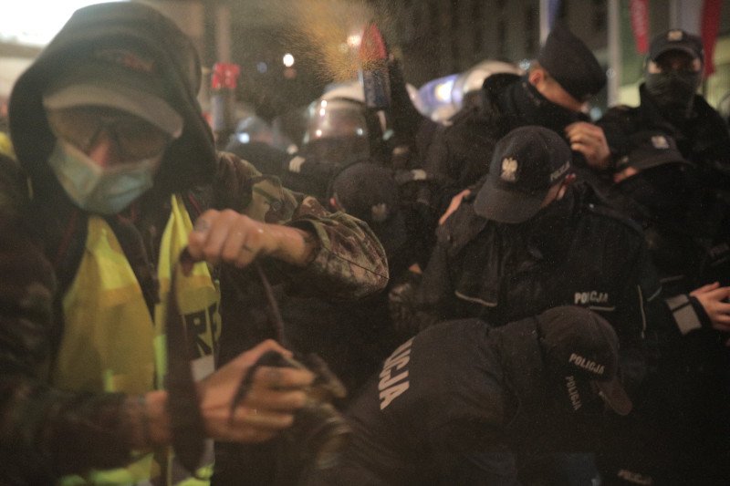 Policja użyła gazu wobec dziennikarzy.