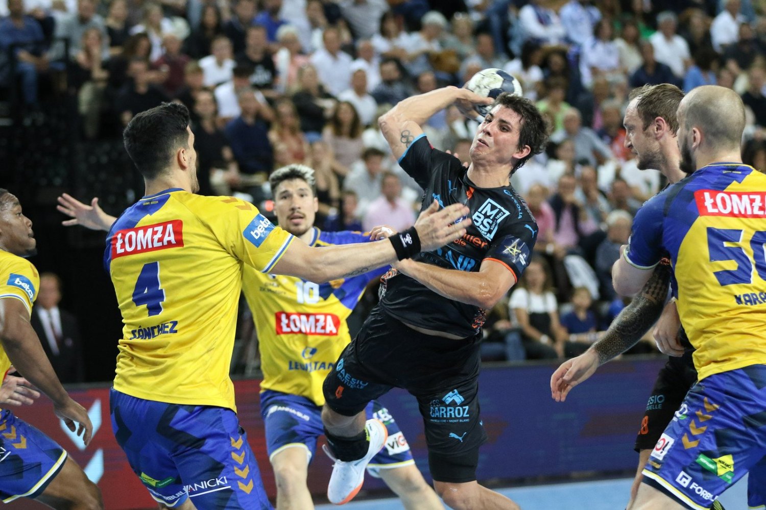 Łomża Vive Kielce wygrała pierwszy ćwierćfinał LM, awans jest bardzo blisko