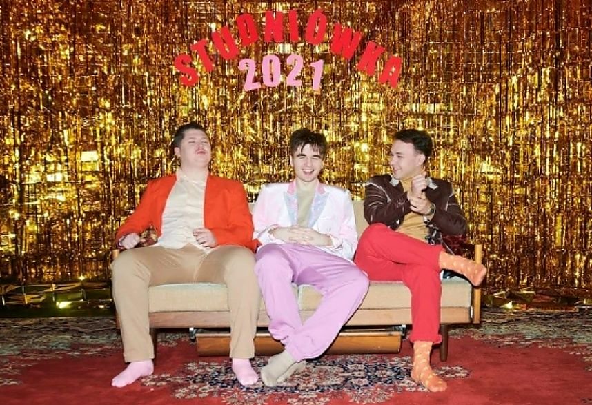 Studniówka online 2021 z Matą i Strasburgerem. Gdzie i kiedy oglądać?[DATY]