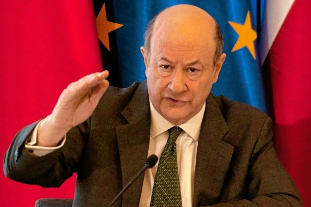 Minister finansów Jacek Rostowski znów zamierza podnieść podstawową stawkę VAT