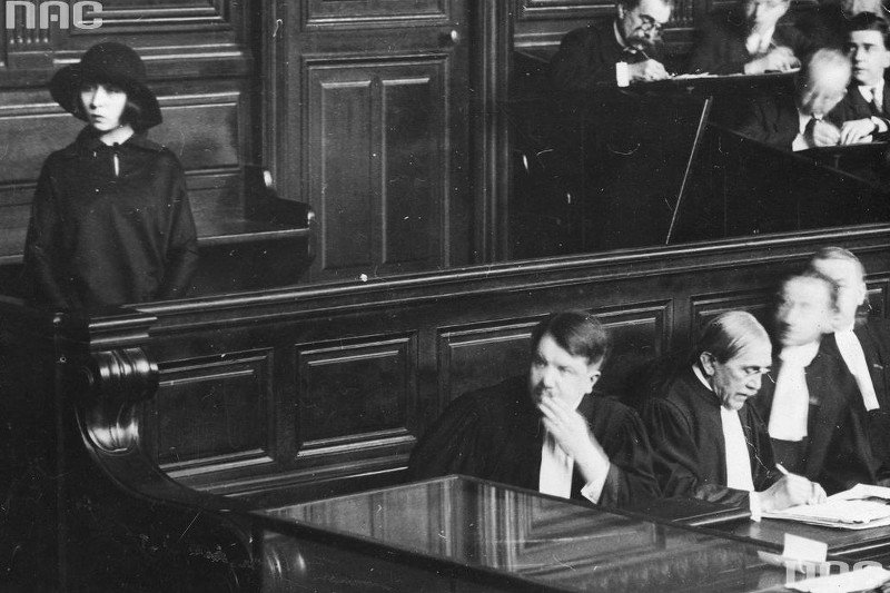 Aktorka Stanisława Umińska na sali rozpraw.