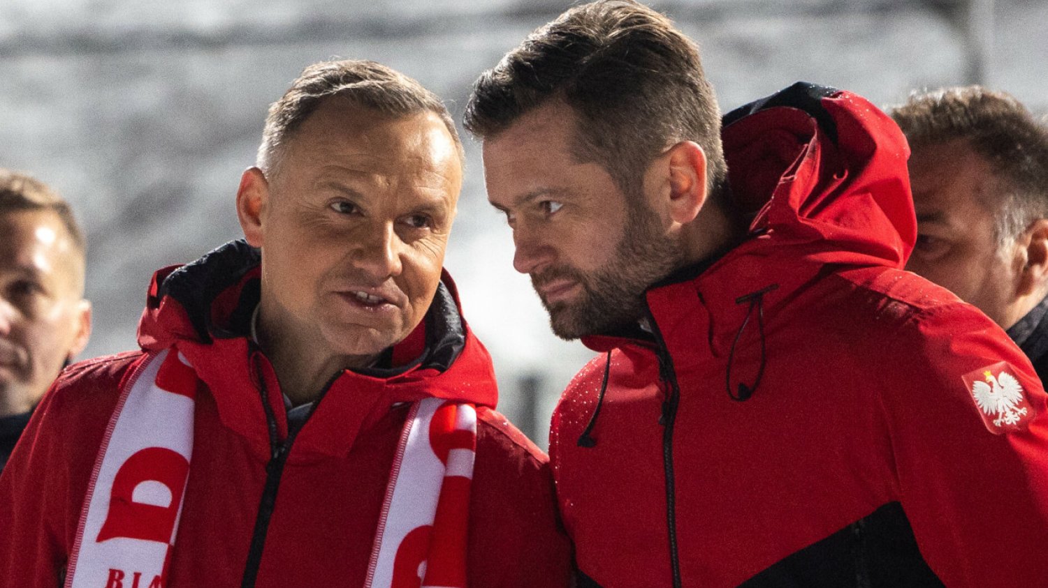 Minister Bortniczuk w towarzystwie prezydenta Dudy podczas konkursu PŚ w skokach narciarskich w Zakopanem.