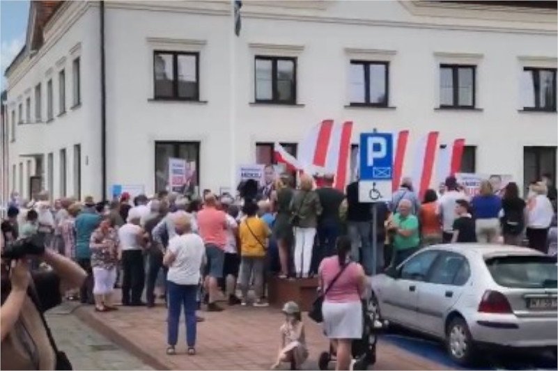 Tylu naprawdę pojawiło się zwolenników Andrzeja Dudy w Serocku.