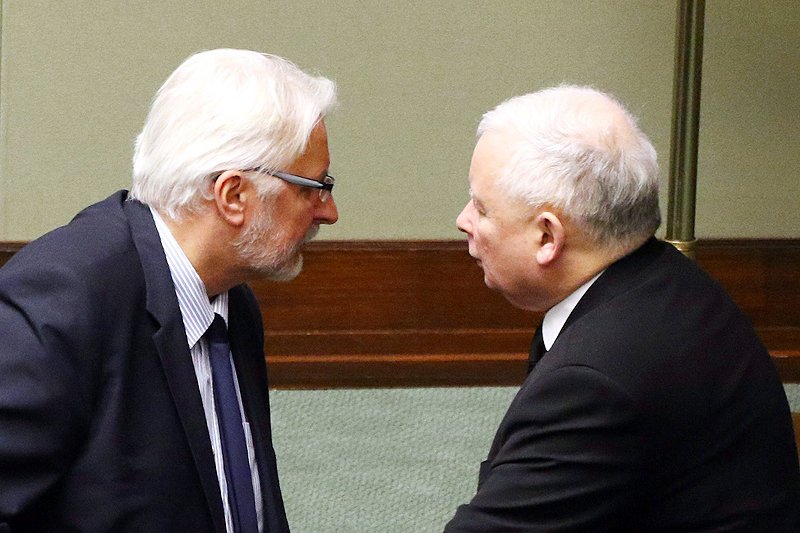 Szef MSZ Witold Waszczykowski ostro krytykuje nową ustawę o służbie zagranicznej zaprojektowaną w PiS. Miałaby ona ustanowić Radę Służby Zagranicznej, które ograniczy jego kompetencje.