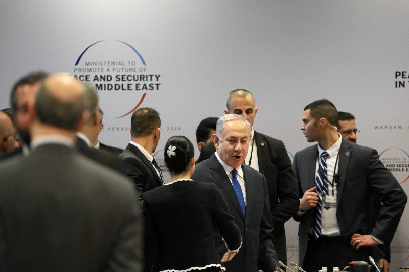 Premier Izraela Benjamin Netanjahu podczas konferencji w Warszawie
