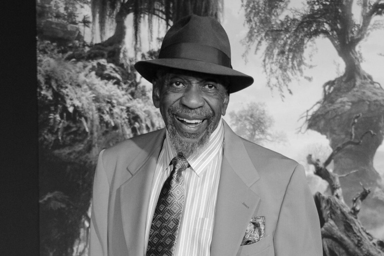 Bill Cobbs nie żyje.