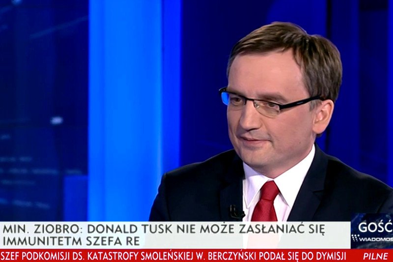 I kto tu robi cyrk? Ministra Ziobro chyba zawiodła pamięć, gdy oskarżał Tuska, że "wywołuje histerię"