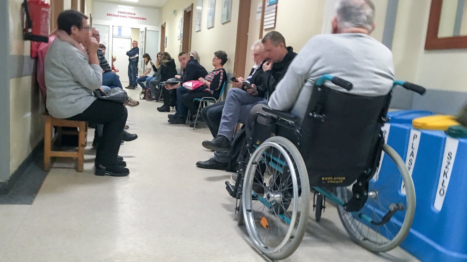 Pielęgniarki protestują, bo domagają się lepszych warunków pracy. W Polsce wciąż brakuje osób do pracy w tym zawodzie