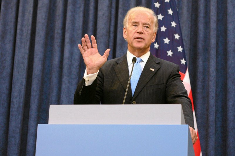 Biden odbył rozmowę telefoniczną z Angelą Merkel.