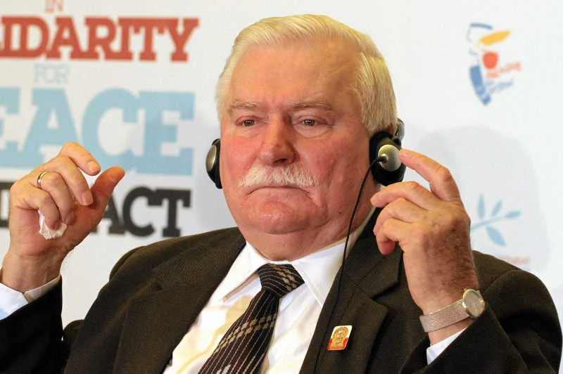 Lecha Wałęsa jest przekonany, że to Jarosław Kaczyński kazał lądować tupolewowi.