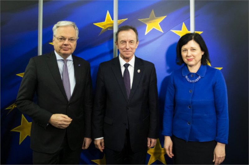 Marszałek Grodzki spotkał się z wiceszefową KE Jourovą.