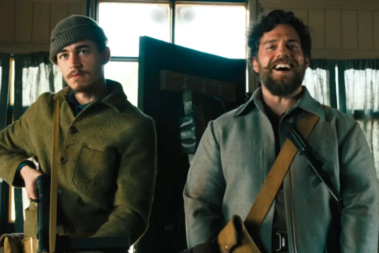 Hero Fiennes Tiffin i Henry Cavill w filmie "Ministerstwo Niebezpiecznych Drani"