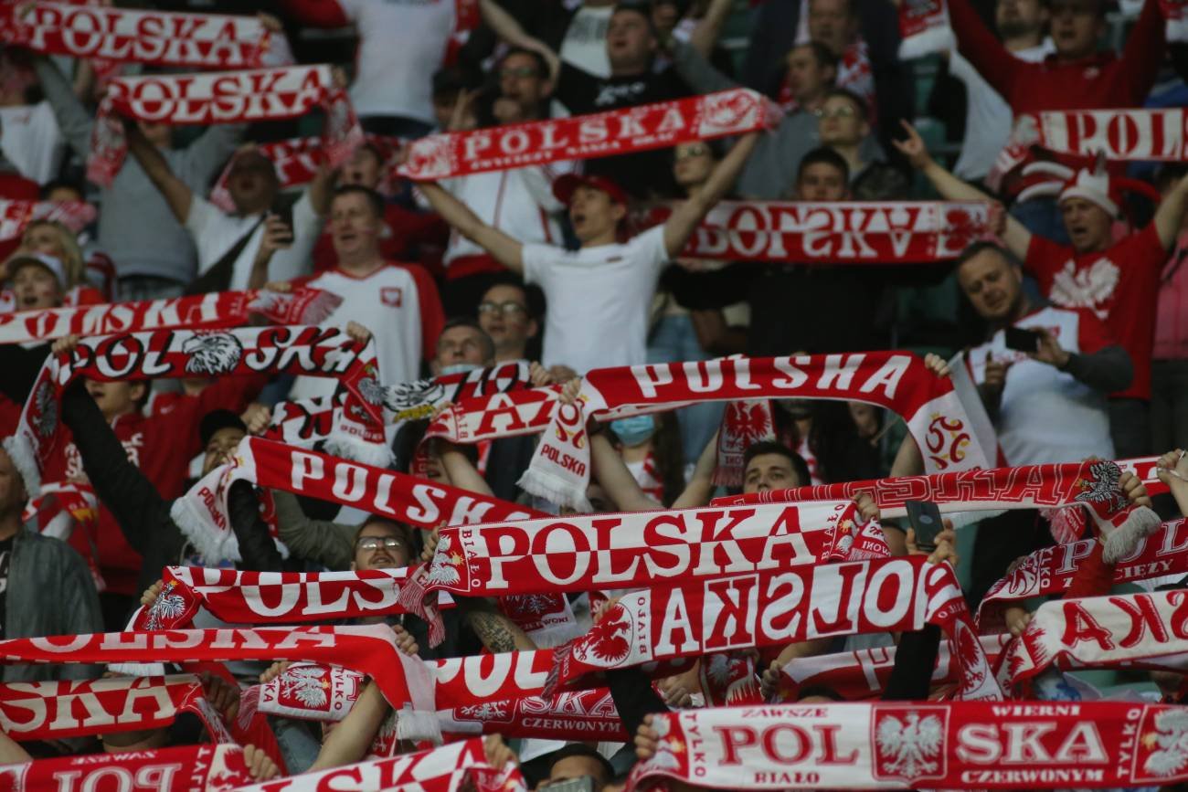Bilety na mecze w Sankt Petersburgu kupiło ok. 2,5 tys. polskich kibiców. Euro 2020 w Sankt Petersburgu. Rosja obawia się polskich kibiców.