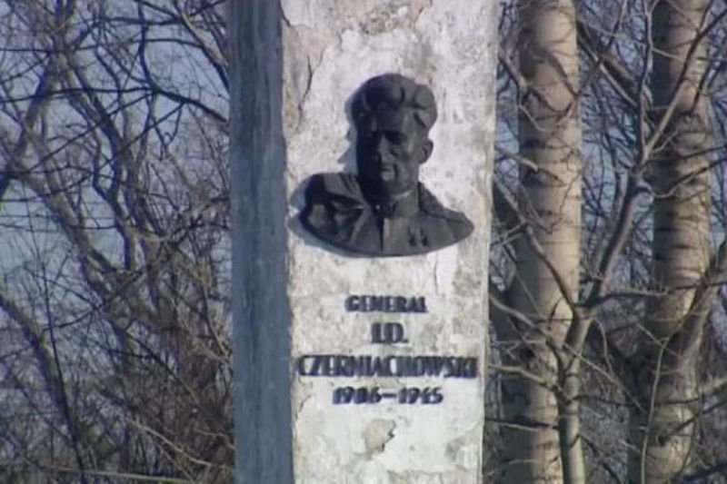 Zdewastowano pomnik sowieckiego generała
