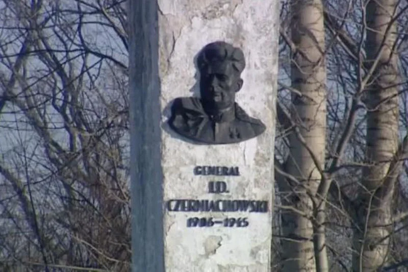 Zdewastowano pomnik sowieckiego generała