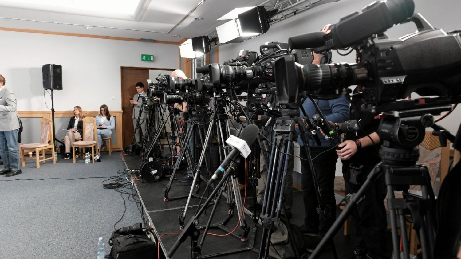 Reporterzy Bez Granic ostrzegają. Presja na media publiczne. Media publiczne pod presją. Reporterzy Bez Granic ostrzegają.