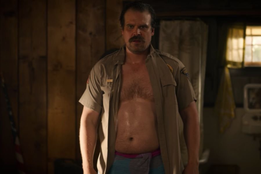 Jim Hopper rozpalił fanki i fanów "Stranger Things"