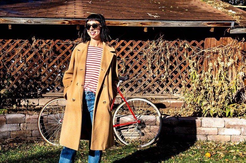 Płaszcz w stylu vintage to świetny wybór