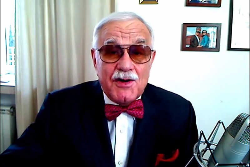 Jan Pietrzak przekonuje, że ambasador w Budapeszcie szykanuje organizatorów jego występu.