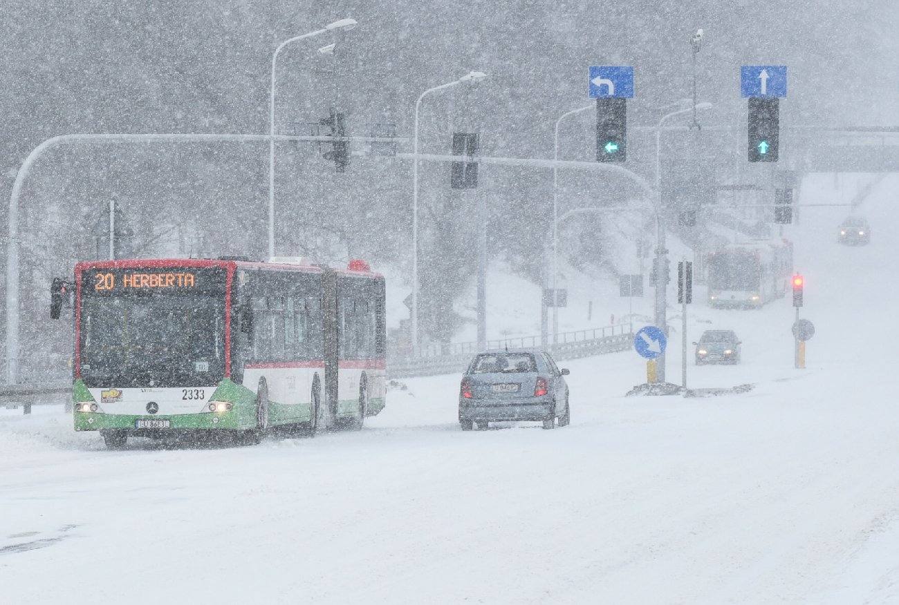 Prognoza pogody. Takiej pogody dawno nie było. Idzie mróz i śnieżyce.
