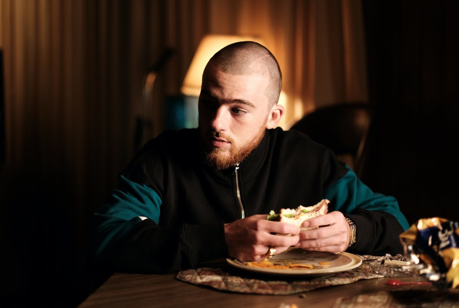 Fez z Euforii, Angus Cloud