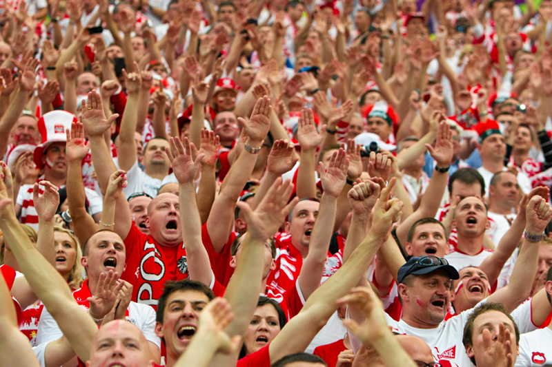 Tłum kibiców na Stadionie Narodowym