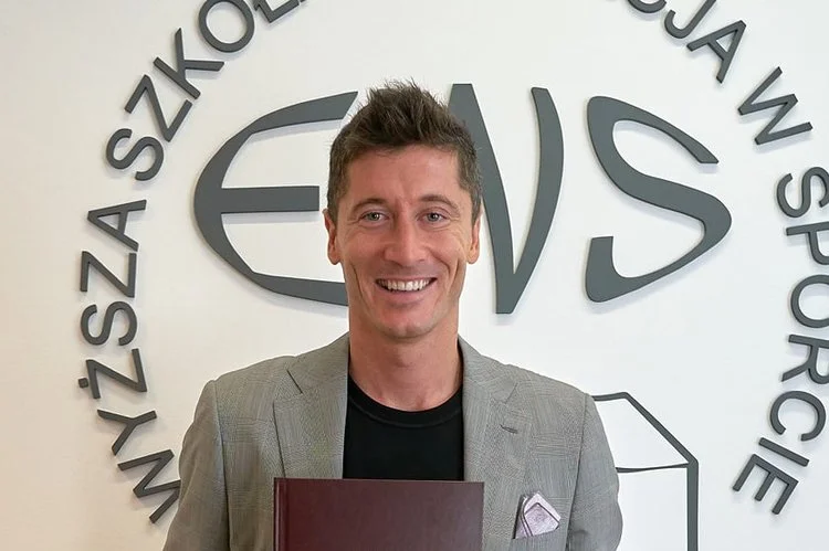 Robert Lewandowski obronił pracę magisterską