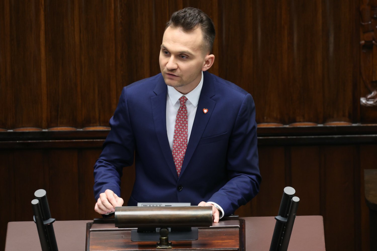 Poseł KO od lat żywi się przez rurkę. To myśli o "torturach" Kamińskiego