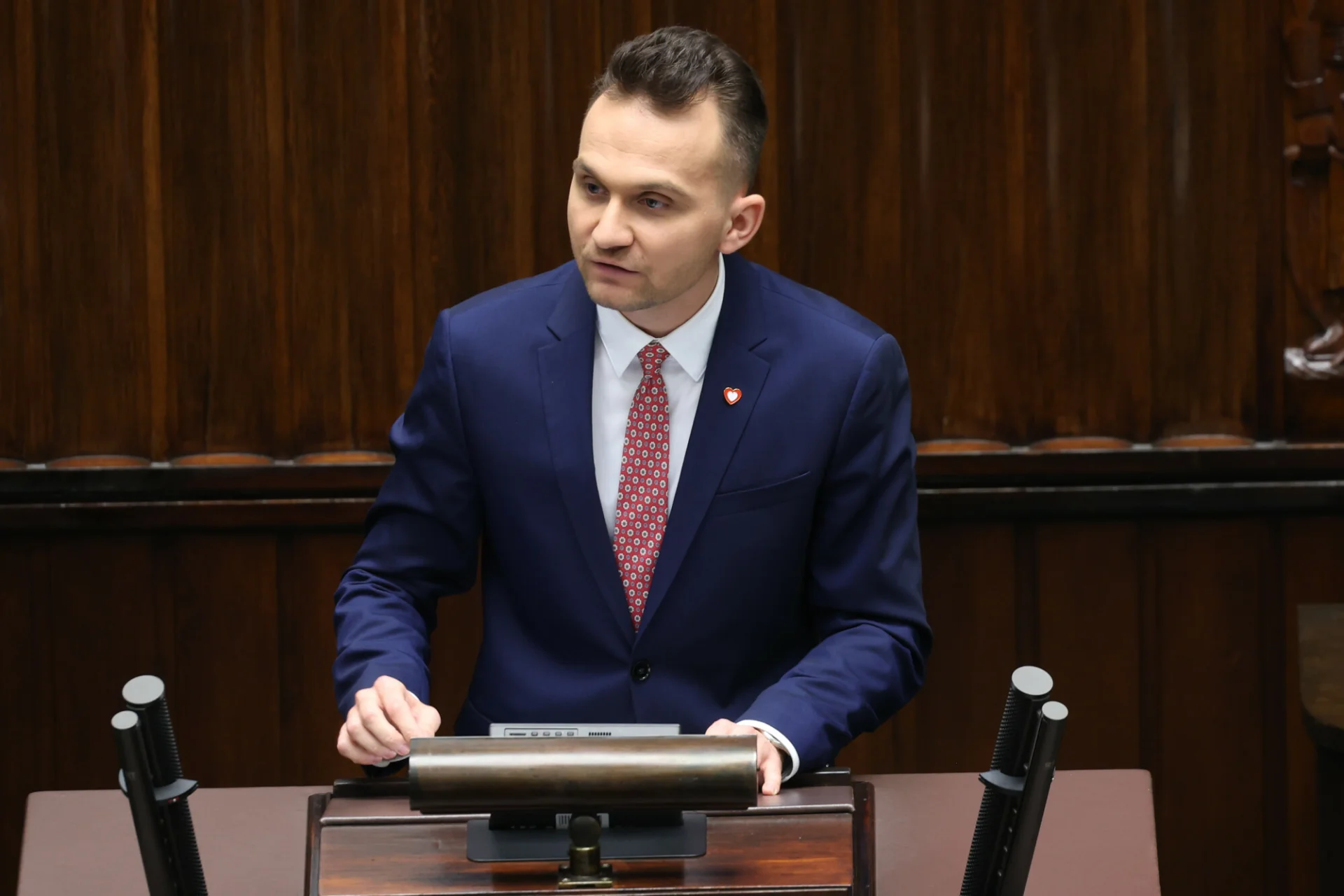Poseł KO od lat żywi się przez rurkę. To myśli o "torturach" Kamińskiego