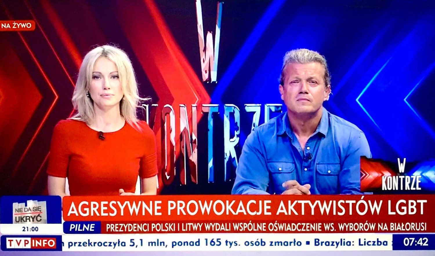 Jarosław Jakimowicz dostał stały program w TVP Info, "W kontrze", który prowadzi wspólnie z Magdaleną Ogórek.