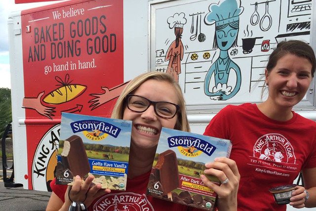 Podobno pracownicy tej firmy są uśmiechnięci nie tylko na zdjęciach.