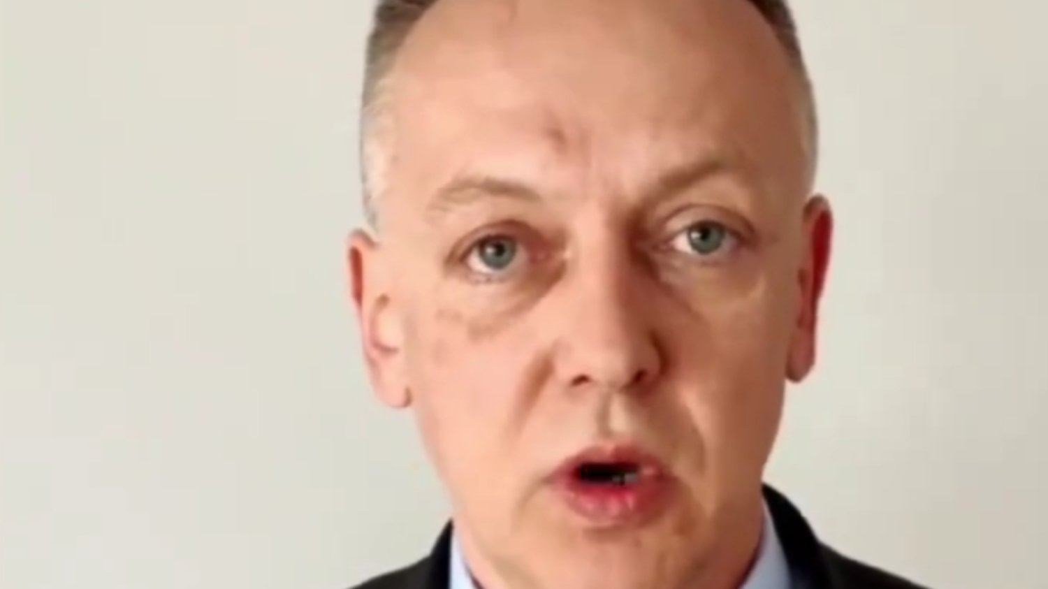 Jest nowe nagranie Szmydta z Białorusi. Ludzie pytają, co z jego twarzą.