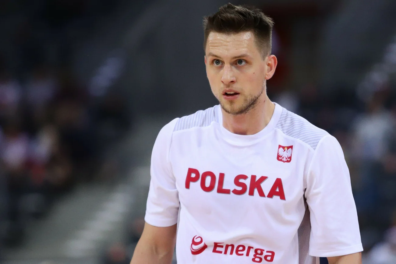 Mateusz Ponitka jest jednym z najbardziej doświadczonych koszykarzy w polskiej kadrze. Zabraknie go w meczu z Izraelem.