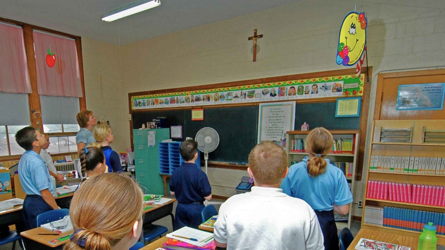 Religia w szkołach będzie inna. Biskupi ogłaszają zmiany i wbijają szpilę MEN