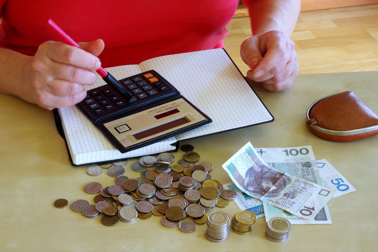 Ile wynosi zasiłek stały 2022 [kryteria dochodowe]? Możliwe ponad 700 zł