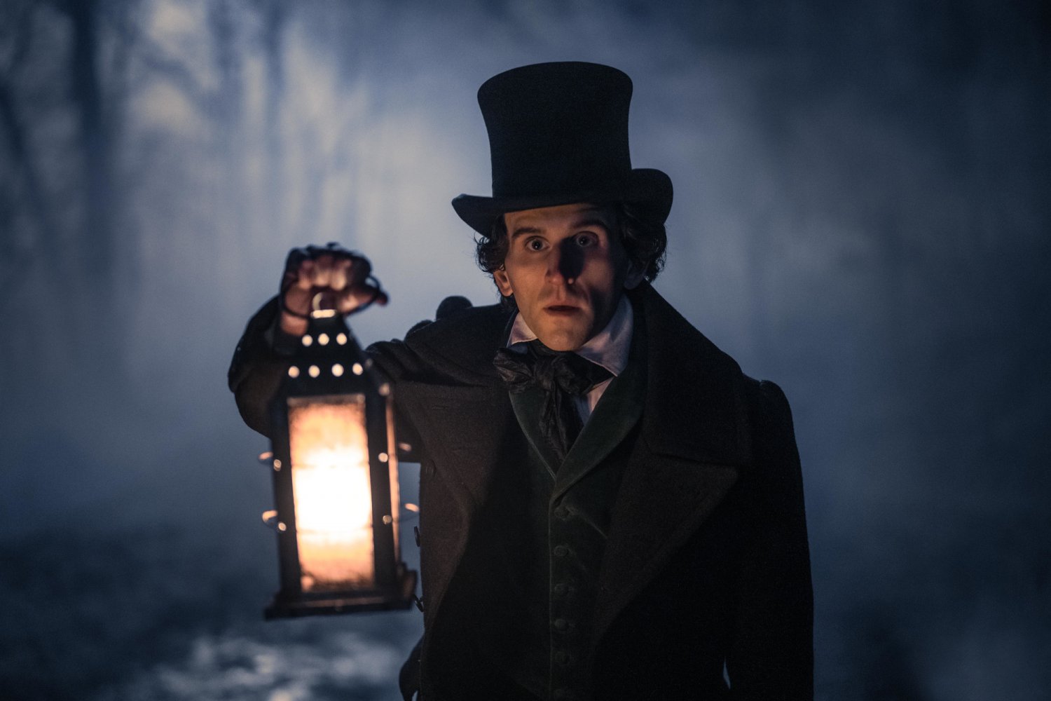 Harry Melling jako Edgar Allan Poe w filmie "Bielmo"