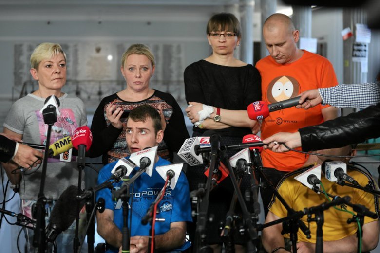 Protestujący w Sejmie proponują kompromis i zapraszają stronę rządową do rozmów.