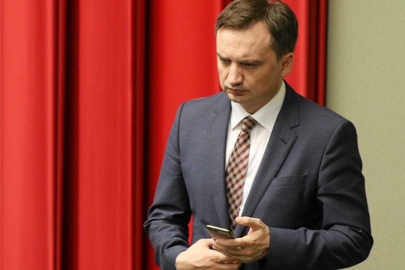 Zbigniew Ziobro cofnął delegację do Sądu Okręgowego sędzi, która kilka lat temu wydała niekorzystny dla niego wyrok. O powodach decyzji ministerstwo nie informuje