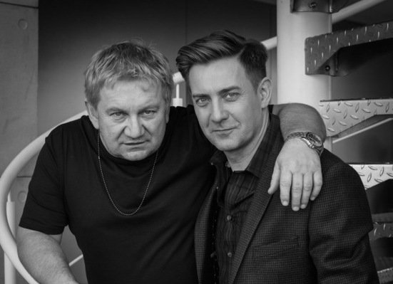 Aktor Rafał Królikowski we wzruszających słowach podczas ceremonii pogrzebowej wspominał swojego brata Pawła. Fotografia z serialu "Druga szansa".