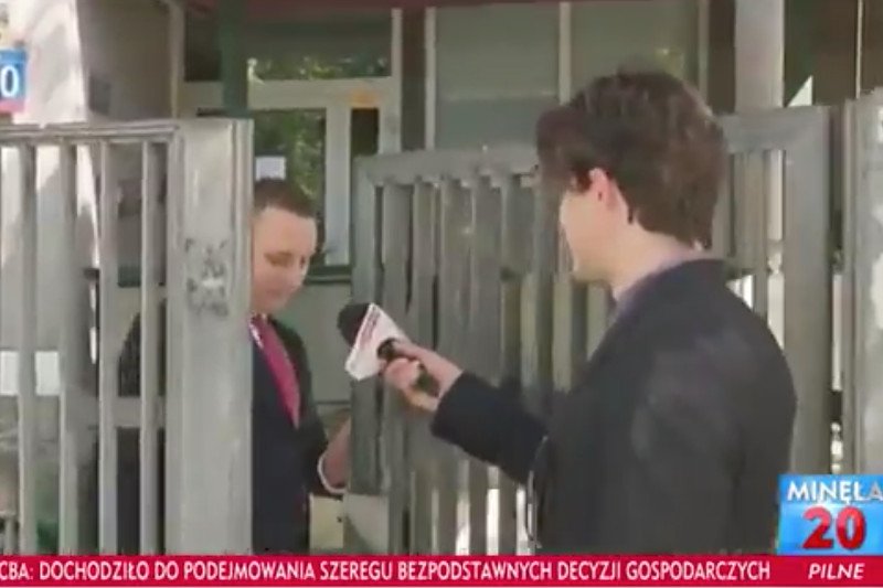 Reporter TVP Info urządził pościg za posłem Krzysztofem Brejzą. Najpierw sejmowymi korytarzami, potem ulicami Warszawy. Pytał o sprawę Amber Gold, ale nie tylko. A internet aż pęka ze śmiechu.