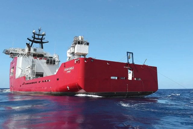 Australijski statek Ocean Shield, który poszukuje zaginionego boeinga