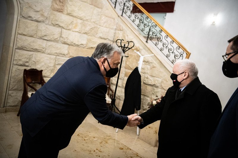 Orlen przejął regionalne media Polska Press. Wszyscy ostrzegają przed węgierskim scenariuszem.